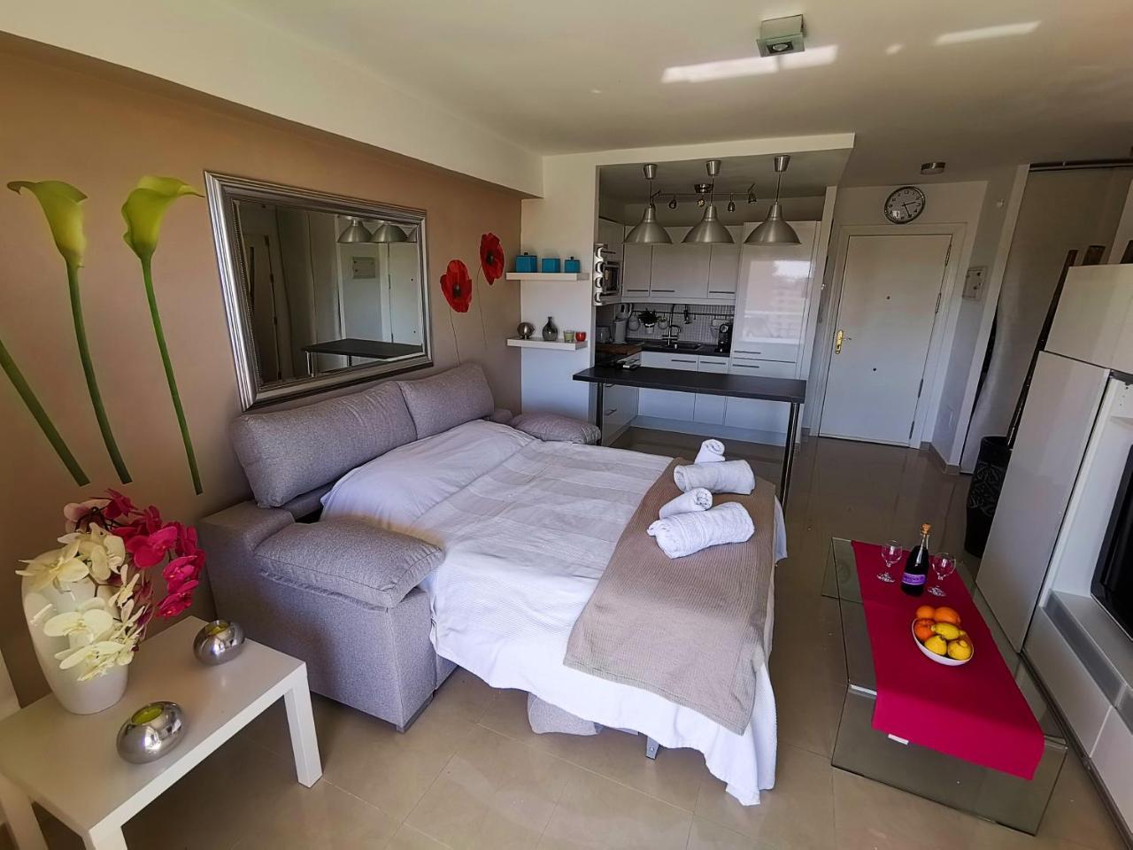 Apartamento Carihuela Torremolinos Exterior photo
